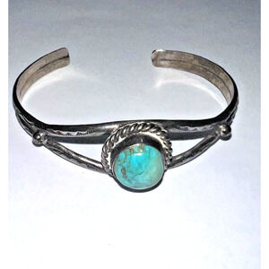 Vintage Native American Sterling Silver Turquoise cuff bracelet